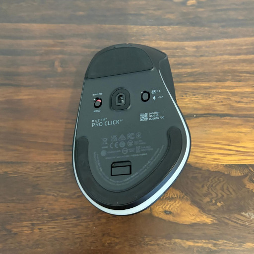Razer Pro Click V2 Review - La productivité rencontre les performances dans un design ergonomique élégant 8 Razer Pro Click V2 Review5 Razer Pro Click V2 Review - La productivité rencontre les performances dans une conception ergonomique élégante