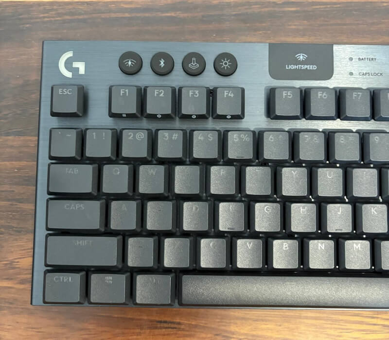 Logitech G915 X LightSpeed ​​Review3 Logitech G915 X TKL LightSpeed ​​Keyboard Revue - Précision et performances sous une forme sans fil élégante