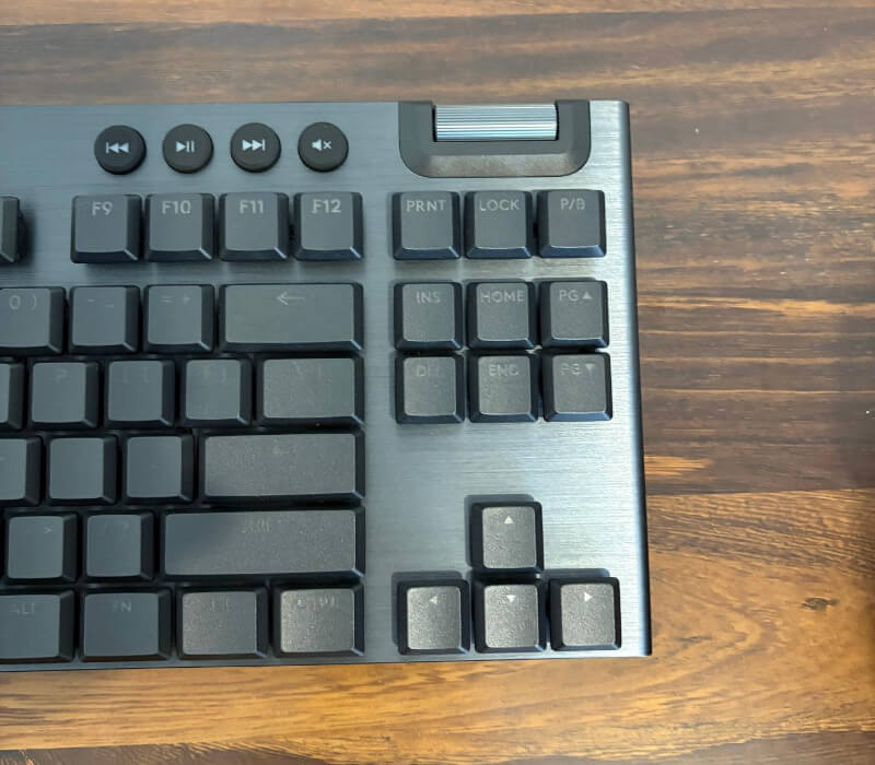 Logitech G915 X LightSpeed ​​Review5 Logitech G915 X TKL LightSpeed ​​Keyboard Revue - Précision et performances sous une forme sans fil élégante