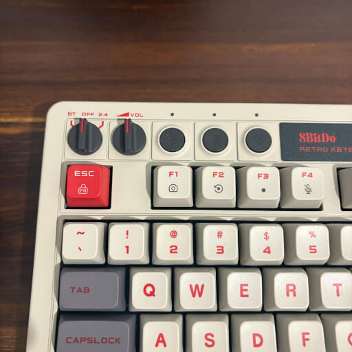 8Bitdo Retro 108 Clavier Revue - où le design classique rencontre les performances modernes 7 8Bitdo Retro 108 Review6 8bitdo Retro 108 Clavier Revue - où le design classique rencontre les performances modernes