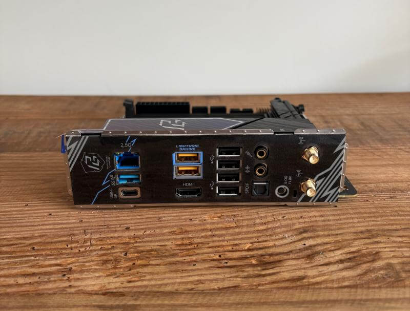 ASROCK Phantom Gaming B850I Lightning Wi-Fi Revue - Powerhouse compact pour les constructions modernes 7 ASROCK Phantom Gaming B850i Lighnning WiFi Review6 Asrock Phantom Gaming B850i Lightning Wi-Fi Revue - Powerhouse compact pour les constructions modernes