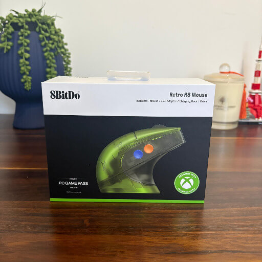 8Bitdo Retro R8 Mouse Review - Nostalgia raffinée pour le bureau d'aujourd'hui 2 8Bitdo Retro R8 Mouse Review1 8bitdo Retro R8 Mouse Revue - Nostalgia raffinée pour le bureau d'aujourd'hui
