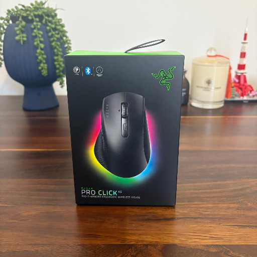 Razer Pro Click V2 Review - La productivité rencontre les performances dans un design ergonomique élégant 2 Razer Pro Click V2 Review1 Razer Pro Click V2 Review - La productivité rencontre les performances dans une conception ergonomique élégante
