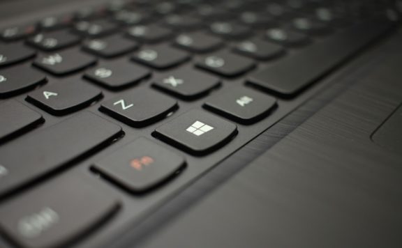 Windows 11 25H2 adds tool to debloat the OS and remove built-in apps