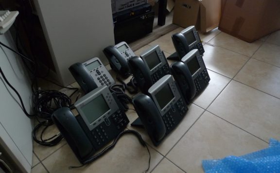 Why business landlines are still essential in a wireless world