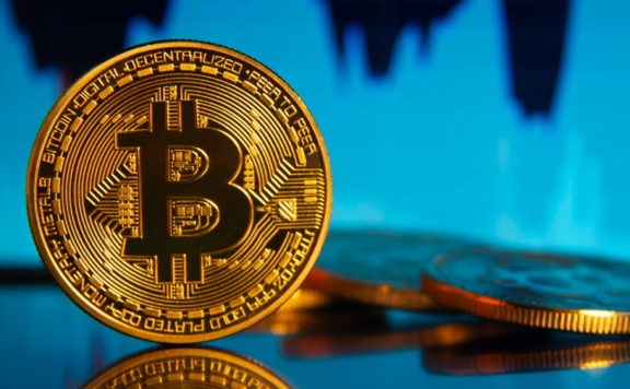 Bitcoin hits all-time high of $123,000 as Washington declares crypto week