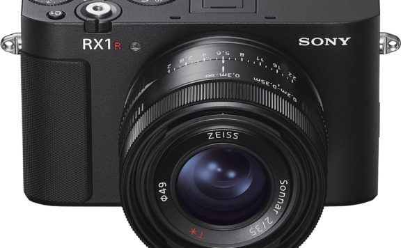 Sony revives RX1R series with 61-megapixel compact camera, and it only took 10 years