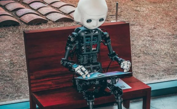 Yahoo Japan forces all employees to use AI, aims to double productivity by 2028